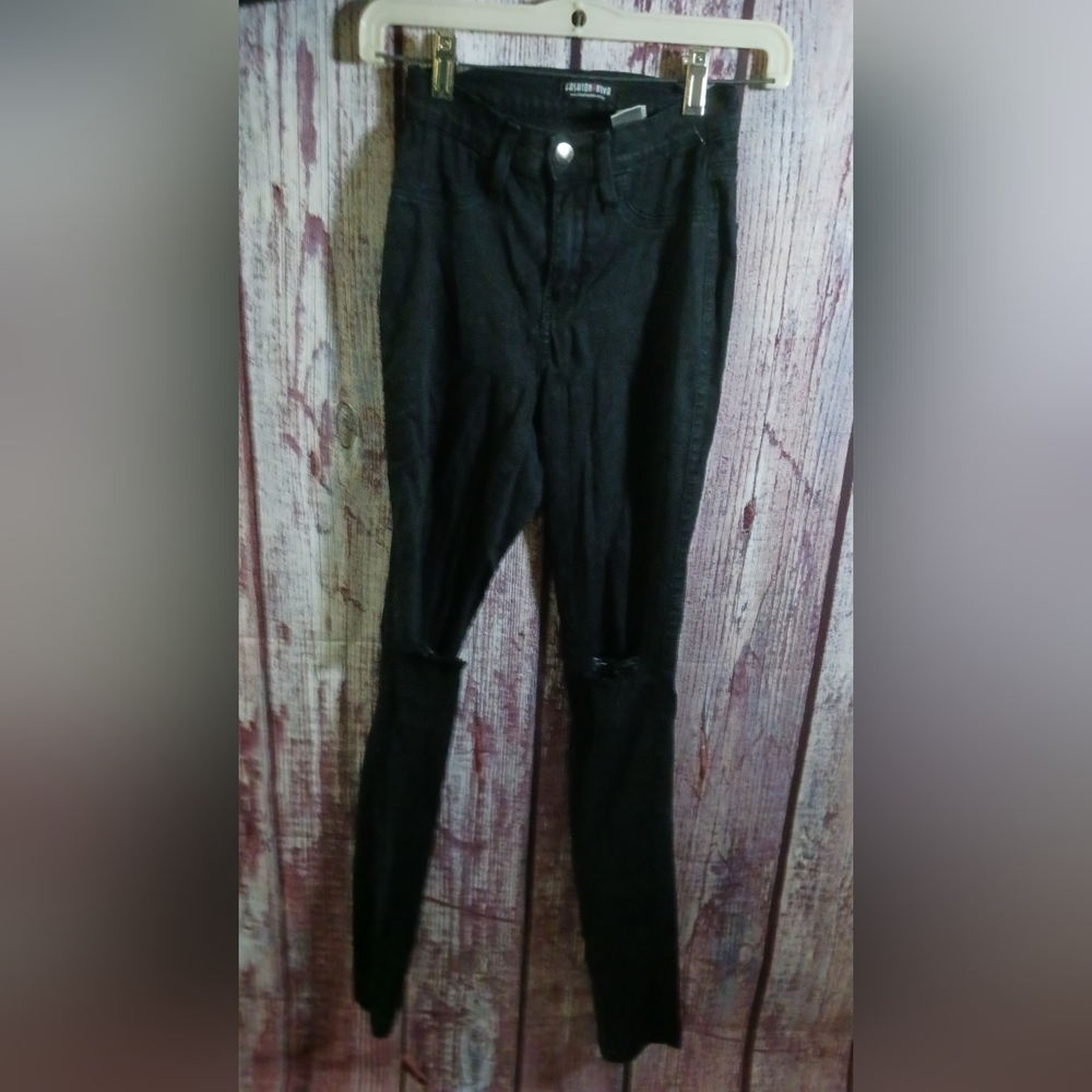 Fashion Nova distressed jeans sz 1/w24